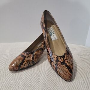 Snakeskin Patterned Women's Flats